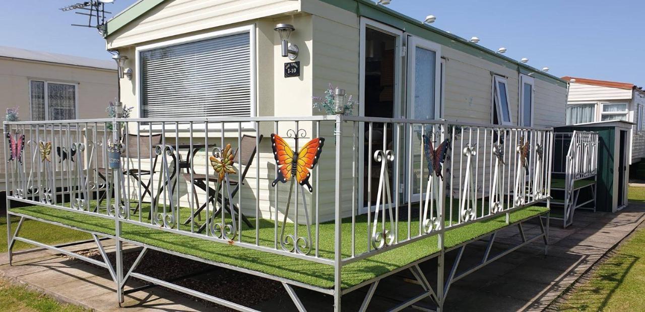 I 10 Caravan 4 Berth Chase Caravan Park Ingoldmells Bagian luar foto